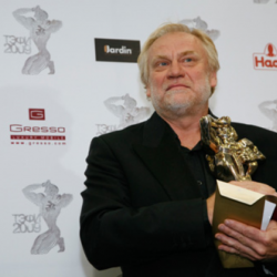 Юрий Устинов