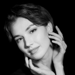 Анна Энская