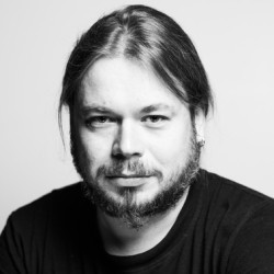 Олег Макаров