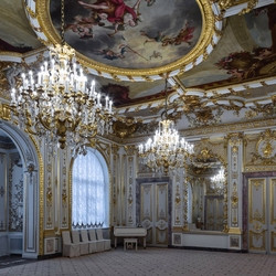 Средь шумного бала