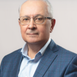 Валерий Петров