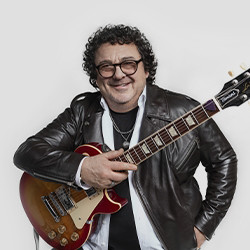 Игорь Саруханов