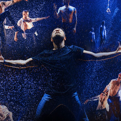 Шоу под дождем «Мужчина VS Женщина»