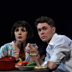 Scene from «Муж и жена снимут комнату»