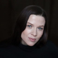 Жасырын камера әйелдердің дәретханасын аңдыды Свингер порнофотосуреті