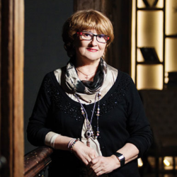 Елена Фирстова