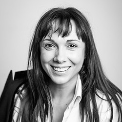 Жалаңаш қара адамның фотосы