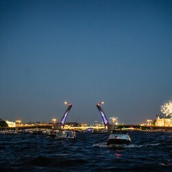 Афиша: Разводные мосты Петербурга с борта теплохода в Санкт-Петербурге 24 июня 2026
