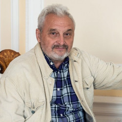Юрий Александров