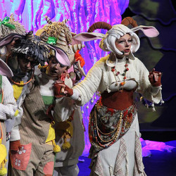 Волк и семеро козлят в гостях у Деда Мороза