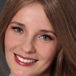 Светлана Лукиянова