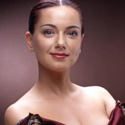 Scene from «Ольга Будина и ансамбль «Мадригал». Ромео и Джульетта»