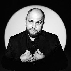 Роман Постовалов. Роман с юмором
