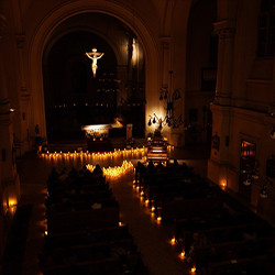 Орган при свечах