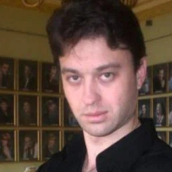 Денис Борисов