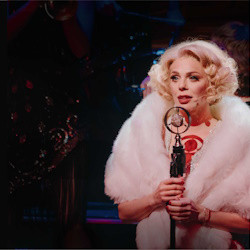 В джазе только девушки