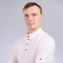 Илья Интулов