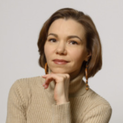 Лариса Захарова