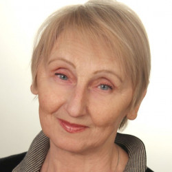 Лариса Исакова