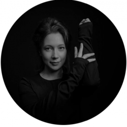 Алёна Пескова