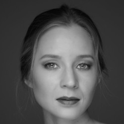 Анна Саклакова