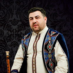 Голос дудука и органа