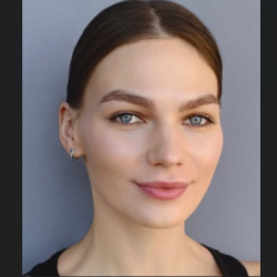 Анна Воронова