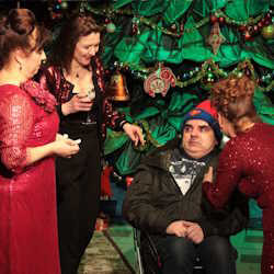 Scene from «Дуры мы, дуры»