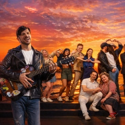 Scene from «Мюзикл-шоу «Место встречи»»