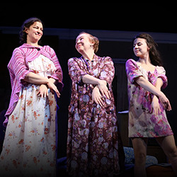 Scene from «Под одной крышей»