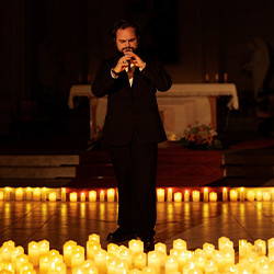 Орган и Дудук при свечах