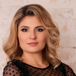 Юлия Томина