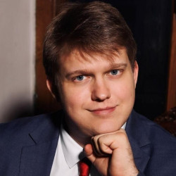 Олег Худяков