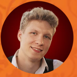 Илья Емельянов