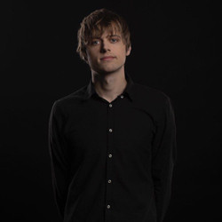 Ваня Усович