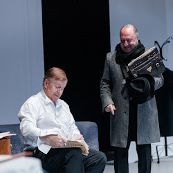 Scene from «Фальшивая нота»