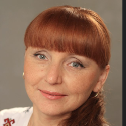 Светлана Сандакова