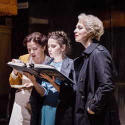 Scene from «Женщины Лазаря»