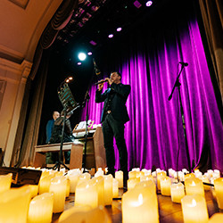 Орган и Дудук при свечах