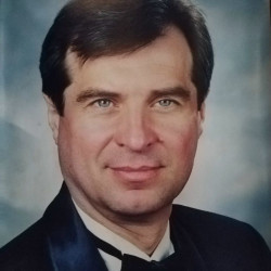 Александр Леонов
