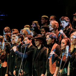 Хор имени Жоржа Брассенса. «Chanter encore et toujours», «Петь снова и всегда»