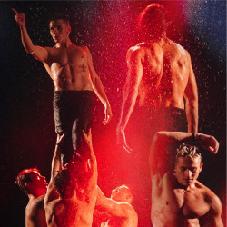 Шоу под дождем  «Признание в любви»