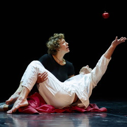 Cцена из «Темные аллеи. Цикл «Метаморфозы»»