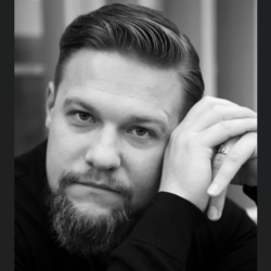 Андрей Серов