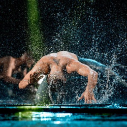 Шоу под дождем 7