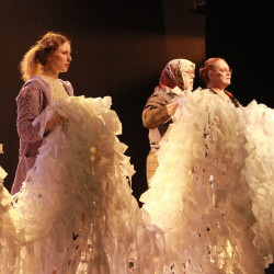 Cцена из «Свадебное платье для Аксолотля: Сны»