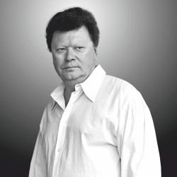 Театр русского романса Владимира Огнева. Мне так хочется любить