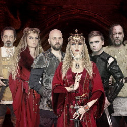 Cцена из «Королева»