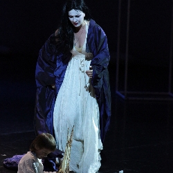 Scene from «Мадам Баттерфляй»