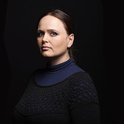 Сорады және аузымен ойнайды Барлығын өлтіретін жезөкшенің порно видеосы